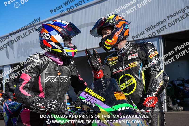 cadwell no limits trackday;cadwell park;cadwell park photographs;cadwell trackday photographs;enduro digital images;event digital images;eventdigitalimages;no limits trackdays;peter wileman photography;racing digital images;trackday digital images;trackday photos
